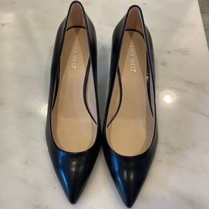Like New Nine West Black Pumps 8M
